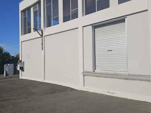 Solid and secure storage