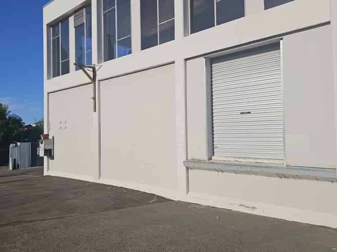 Solid and secure storage