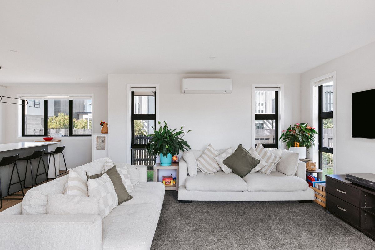 Vacant And Move In Ready - Vista 5
