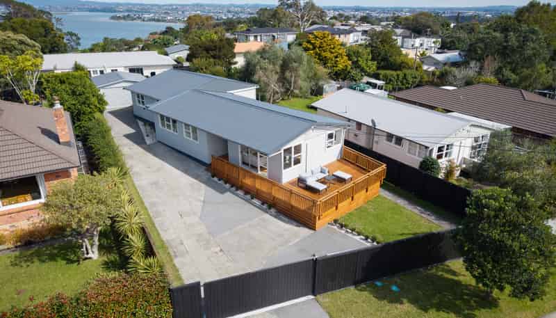 46 Aeroview Drive, Beach Haven