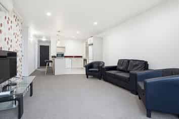4/240 Old Farm Road, Hillcrest