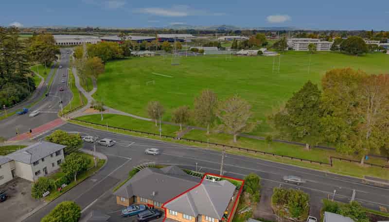 4/240 Old Farm Road, Hillcrest