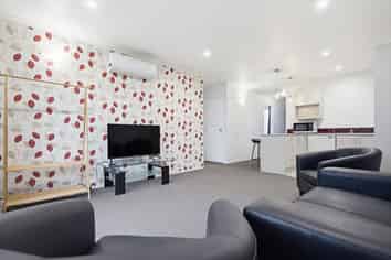 4/240 Old Farm Road, Hillcrest