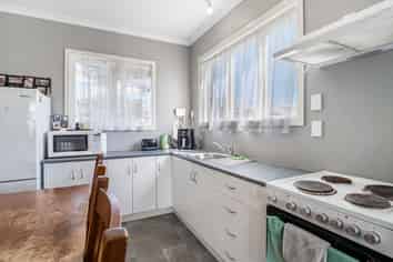 18b Salisbury Road, Fairy Springs