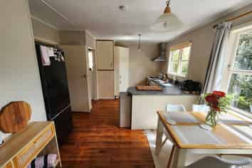 5 Barrys Road, Glendene