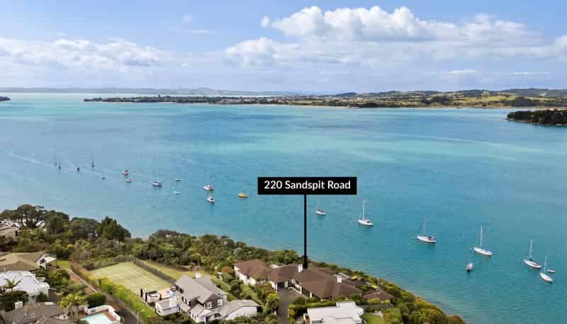 220 Sandspit Road, Shelly Park