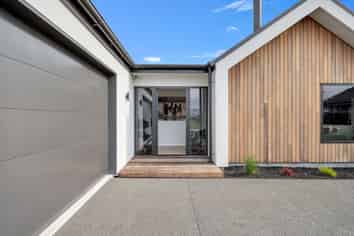 19 Guinevere Drive, Lincoln