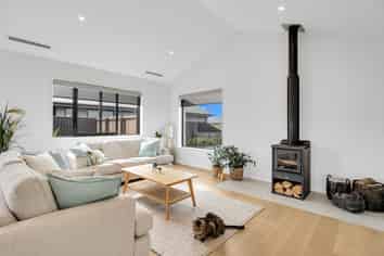 19 Guinevere Drive, Lincoln