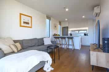 11 Helen Jenepher Lane, Mount Wellington