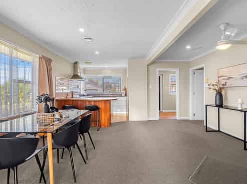 21  Munro Street, REDWOOD