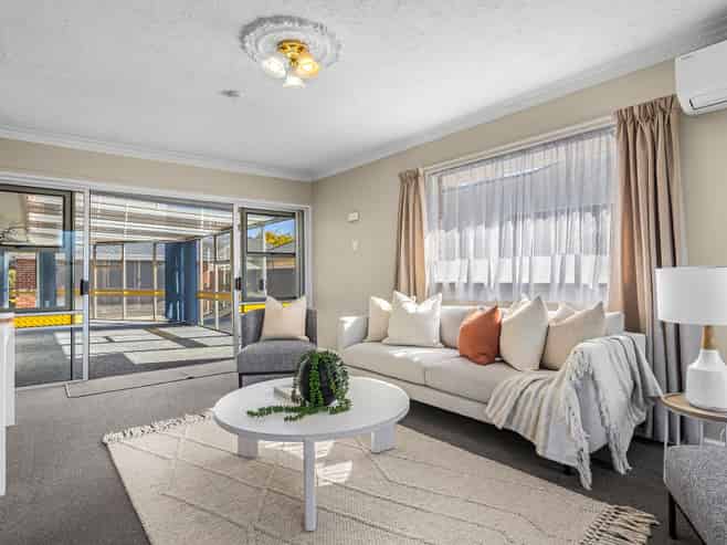 21  Munro Street, REDWOOD