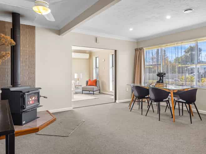 21  Munro Street, REDWOOD