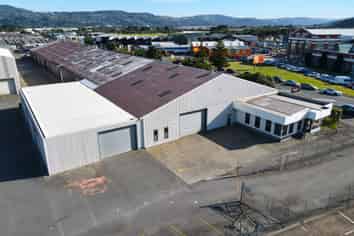 Clear Span Warehousing with Offices and Yard