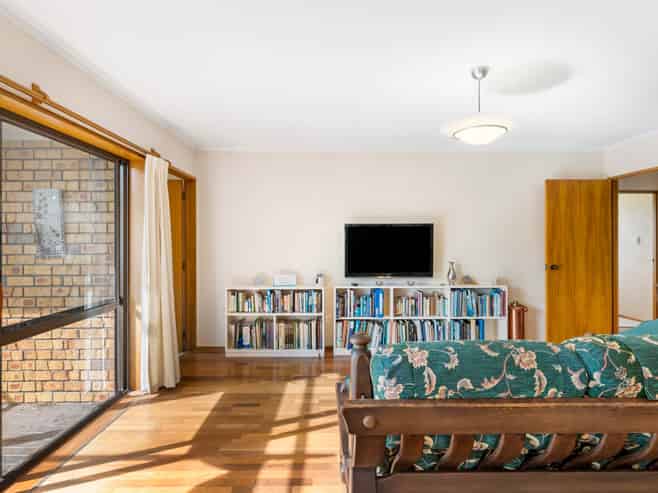 16 Hayes Place, Half Moon Bay