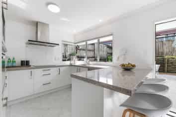 2/60 Whitford Road, Northpark