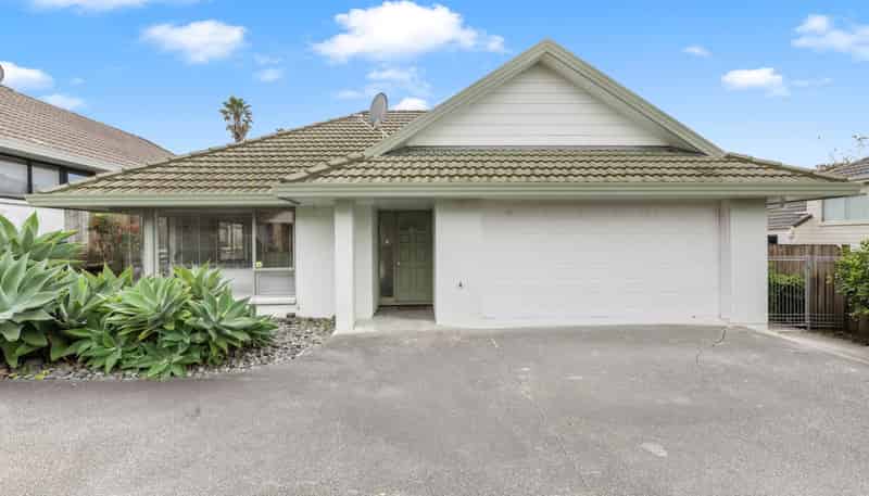 2/60 Whitford Road, Northpark