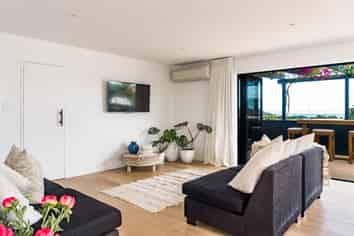 10C Long Street, Raglan