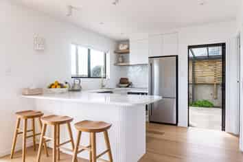 10C Long Street, Raglan