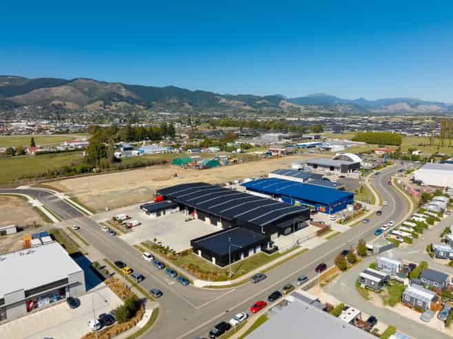 High-Stud Warehouse + Yard | Richmond