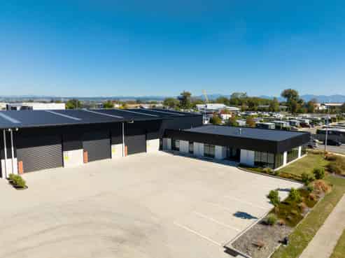 High-Stud Warehouse + Yard | Richmond