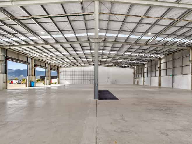 High-Stud Warehouse + Yard | Richmond