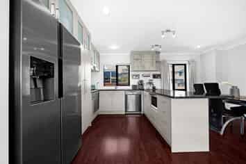 42 Arrowsmith Drive, Flat Bush
