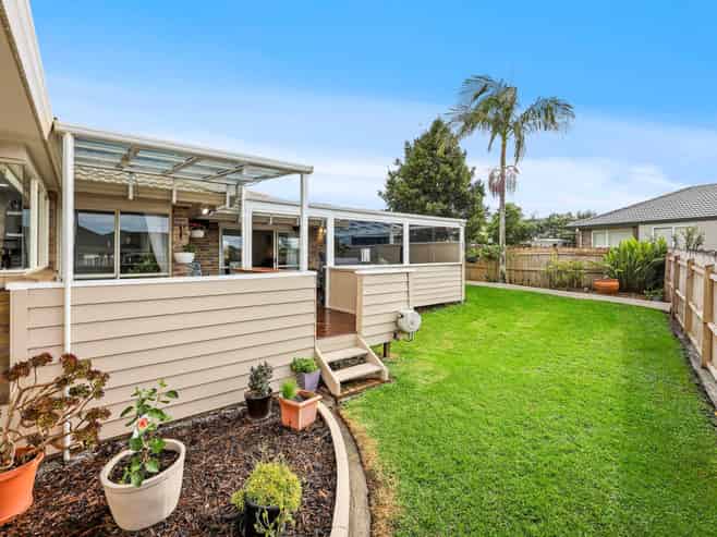 11 Amberwood Drive, Northpark