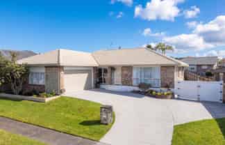 11 Amberwood Drive, Northpark