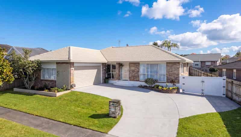 11 Amberwood Drive, Northpark