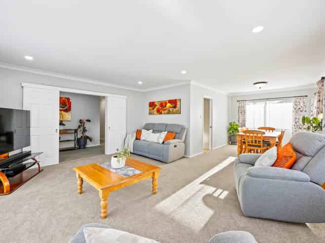 11 Amberwood Drive, Northpark