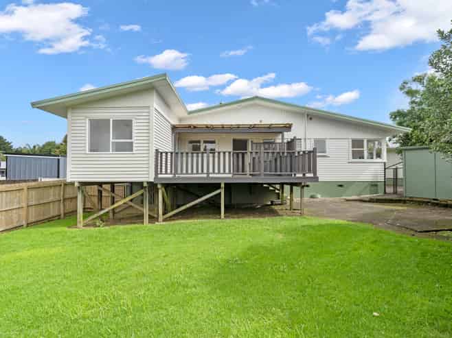11 Jeeves Place, Tikipunga