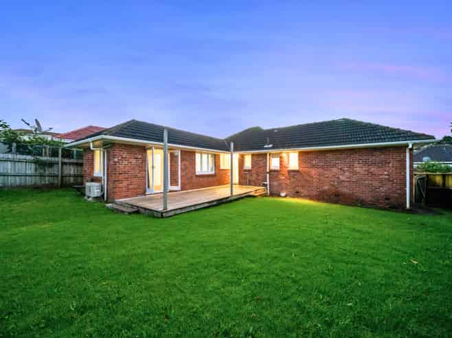 36 May Road, Mount Roskill