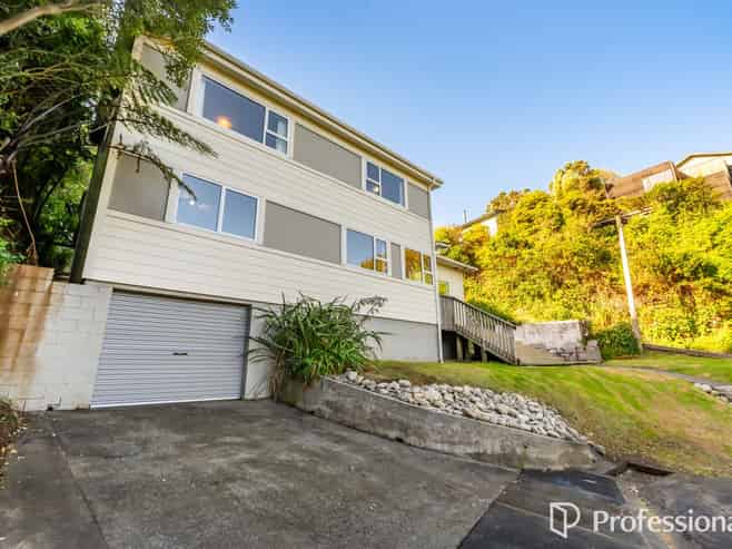 42 Korokoro Road, Korokoro