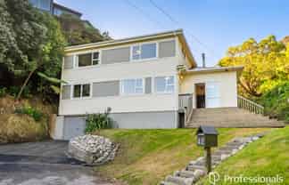 42 Korokoro Road, Korokoro