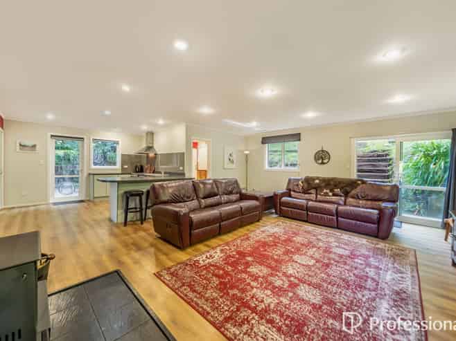 42 Korokoro Road, Korokoro