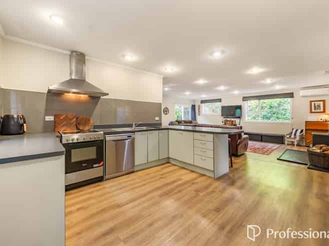 42 Korokoro Road, Korokoro