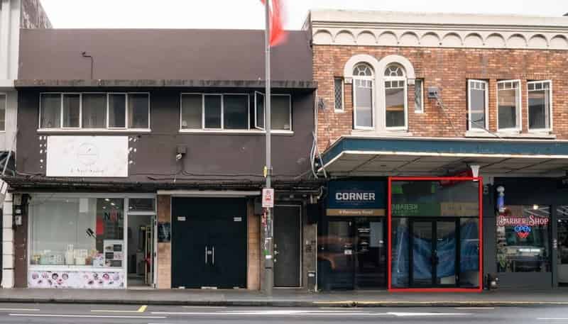  270 Broadway, Newmarket