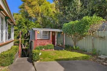 80 Pacific Drive, Southbridge