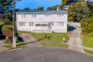 8A - 8B Devon Place, Cannons Creek