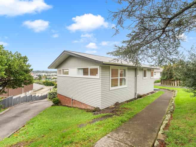 1/100 Bond Crescent, Forrest Hill