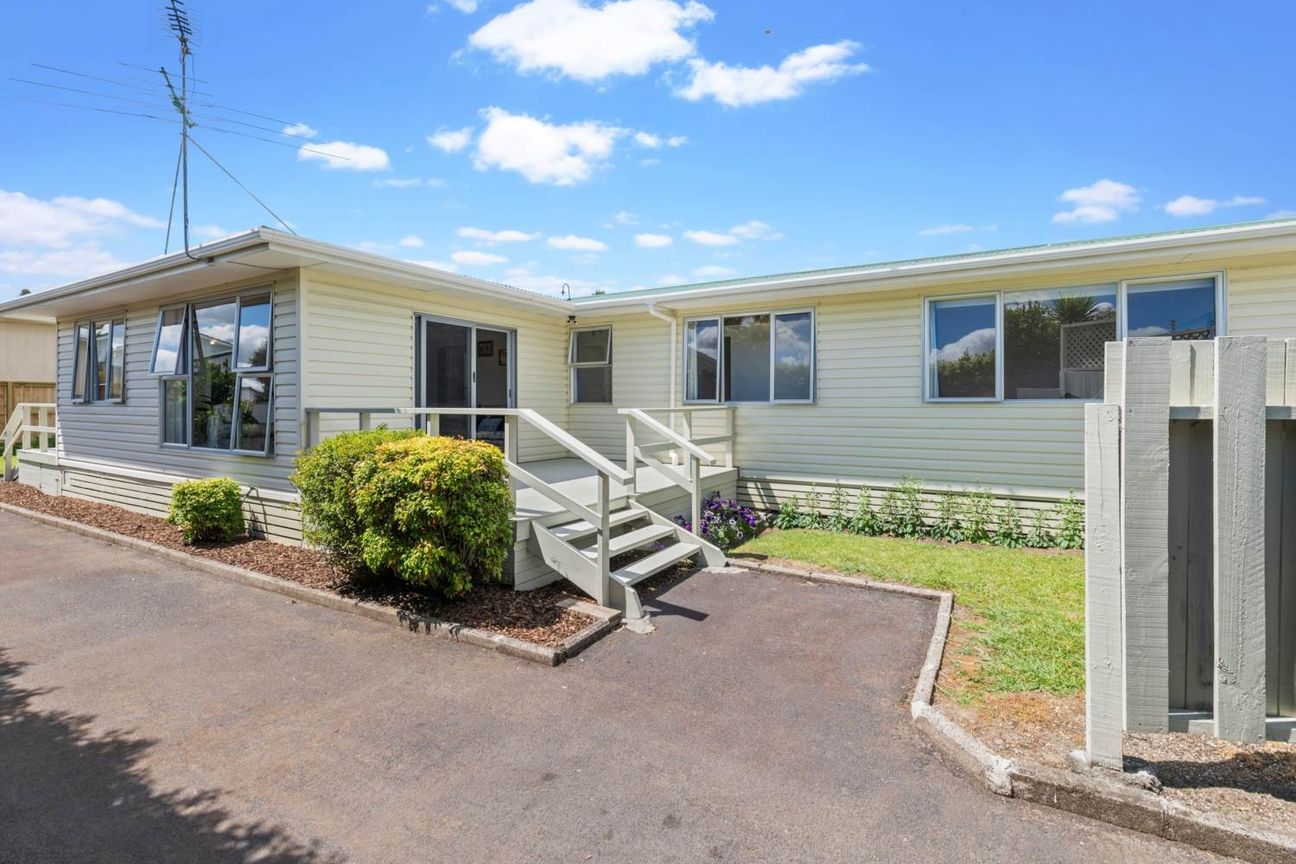 Spacious 3 Bedroom Home in Private & Handy Location - Ansicht 2