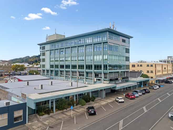 Iconic landmark with further income potential