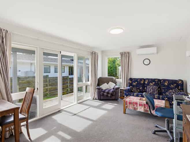 90 Eatwell Ave, Paraparaumu Beach