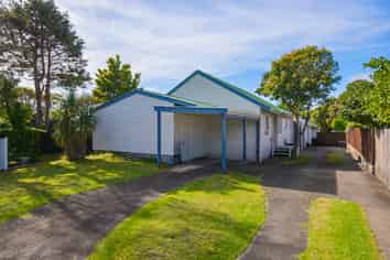 90 Eatwell Ave, Paraparaumu Beach