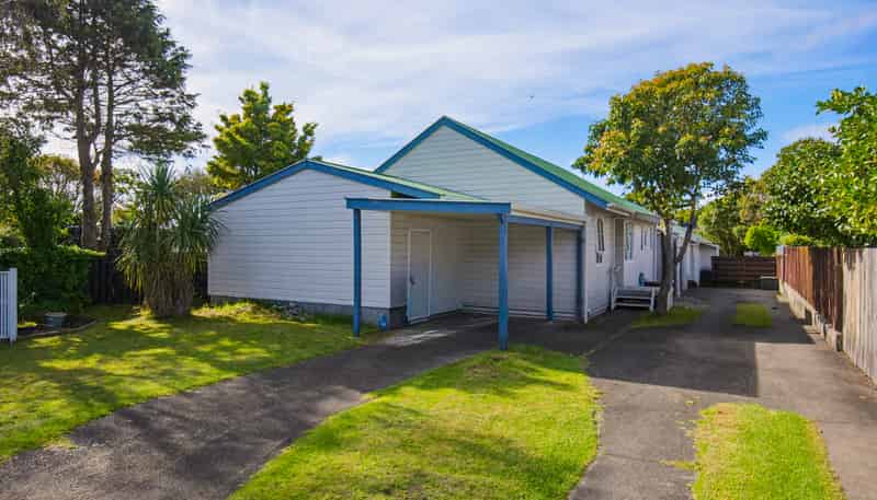 90 Eatwell Ave, Paraparaumu Beach