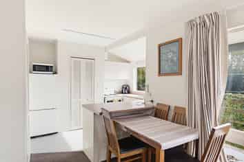 90 Eatwell Ave, Paraparaumu Beach