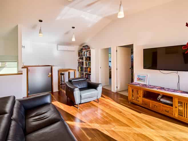 74F Heretaunga Square, Silverstream