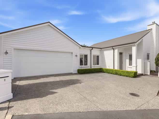 8 Pebble Beach Way, Papamoa