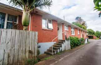 2/35 Athens Road, Onehunga