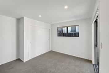 422A Tremaine Avenue, Takaro